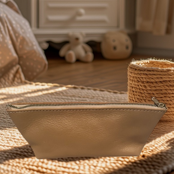 PLG Champagne Utility Bag! - Picture 2 of 6